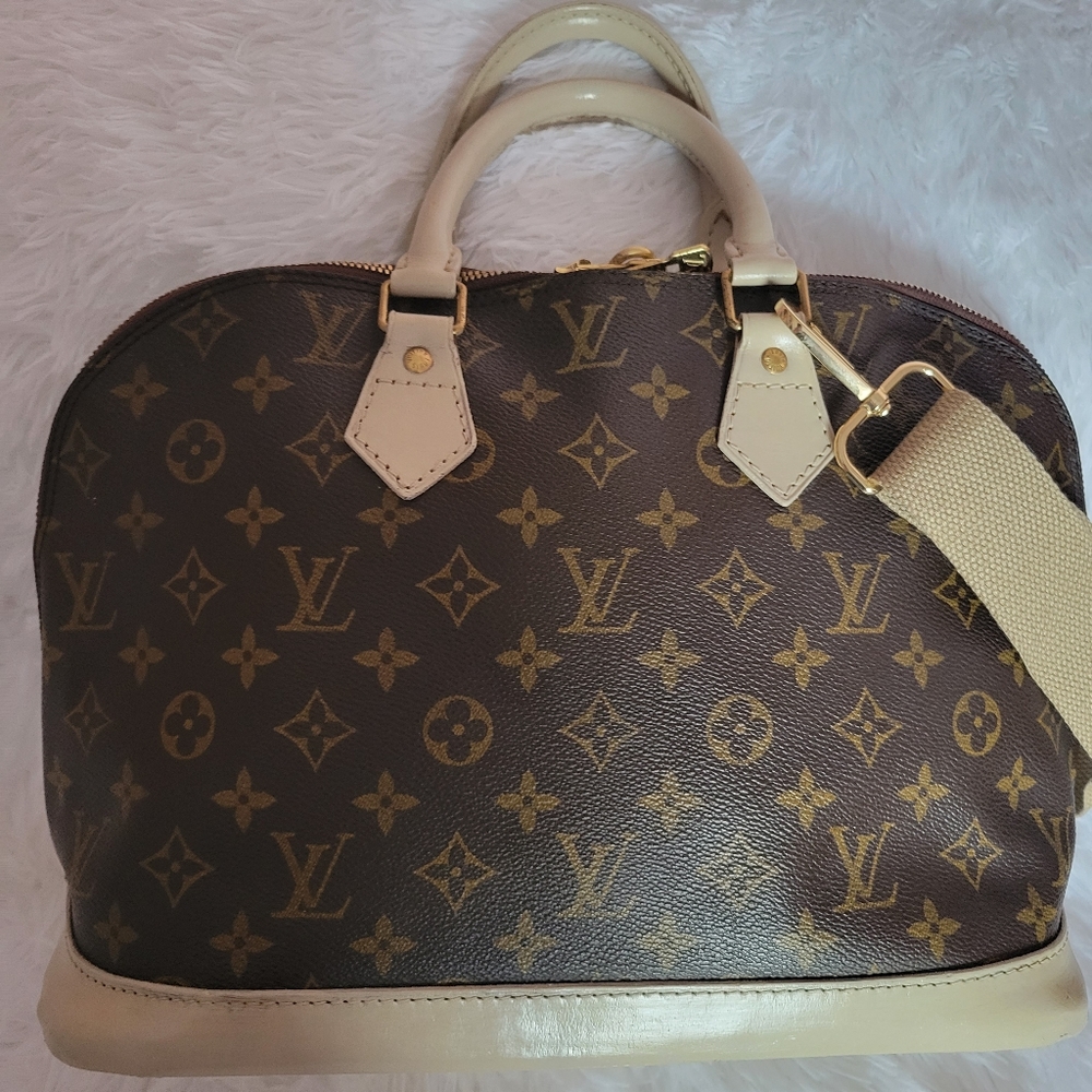 Louis Vuitton Monogram Canvas Alma Crossbody Bag with Cream Trim and Beige Strap - Picture 3 of 16